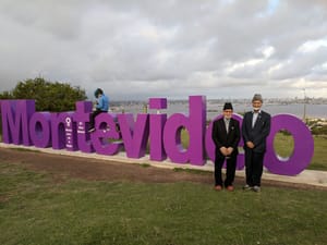 Visita del Amir Sahib de Canadá, Sr Lal Khan Malik en 2019, con Misionero Encargado, Jalil Mubashir