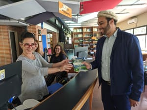 Entrega de libros de la Comunidad a la biblioteca de la facultad de ciencias de UDELAR en Montevideo, 2020